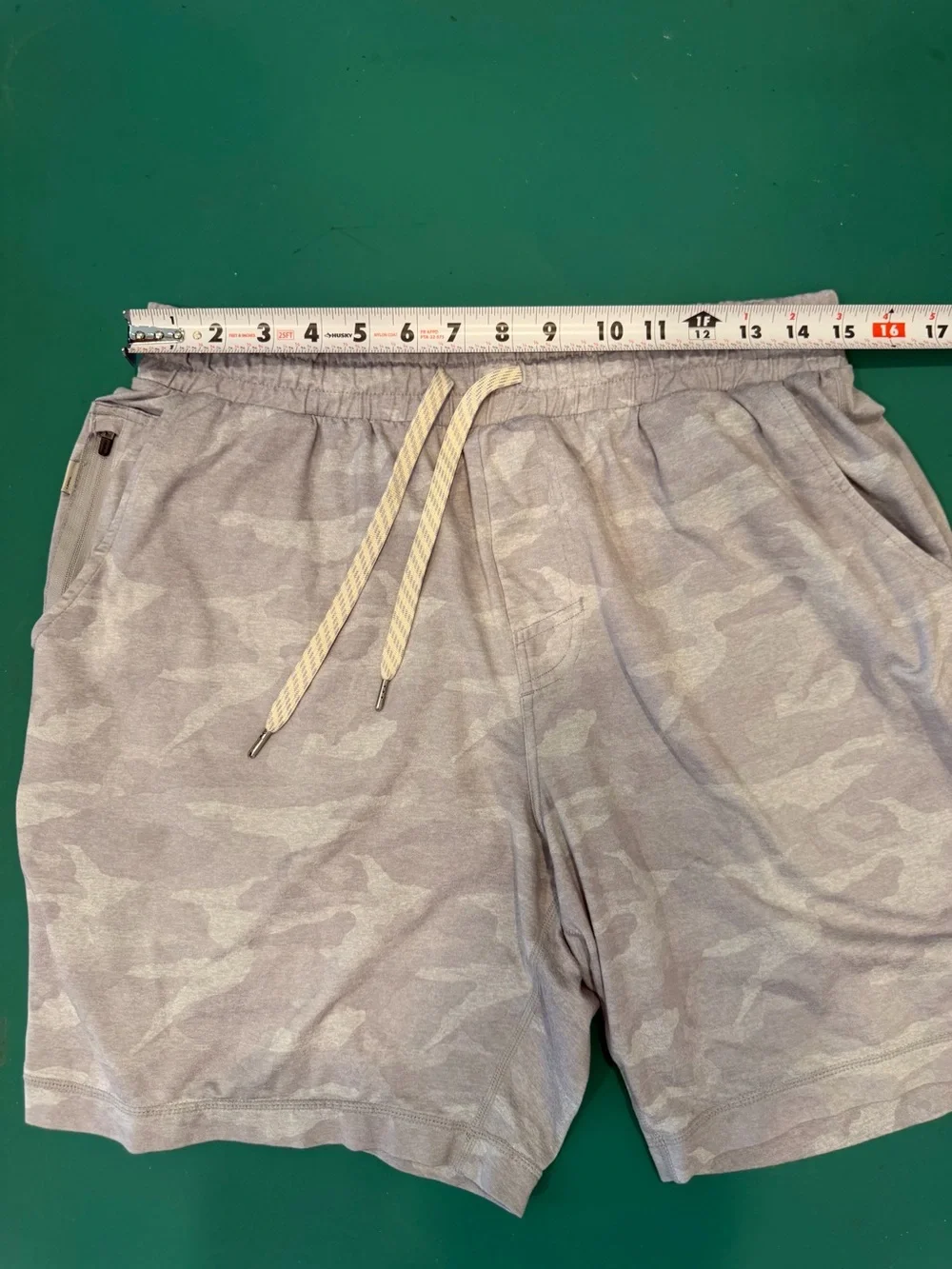 Vuori Ponto Short Grey Camo Size Large